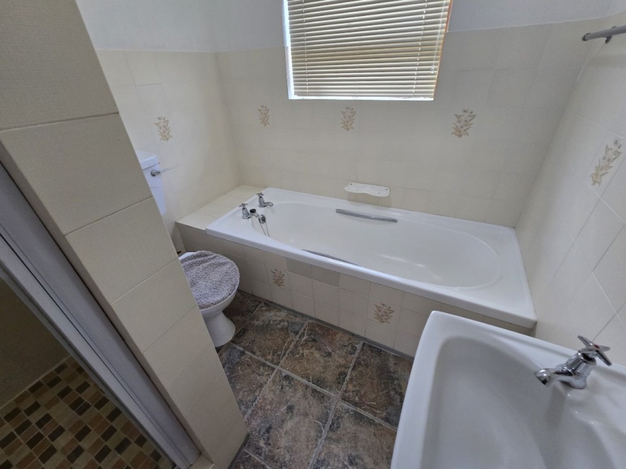 4 Bedroom Property for Sale in Noorsekloof Eastern Cape